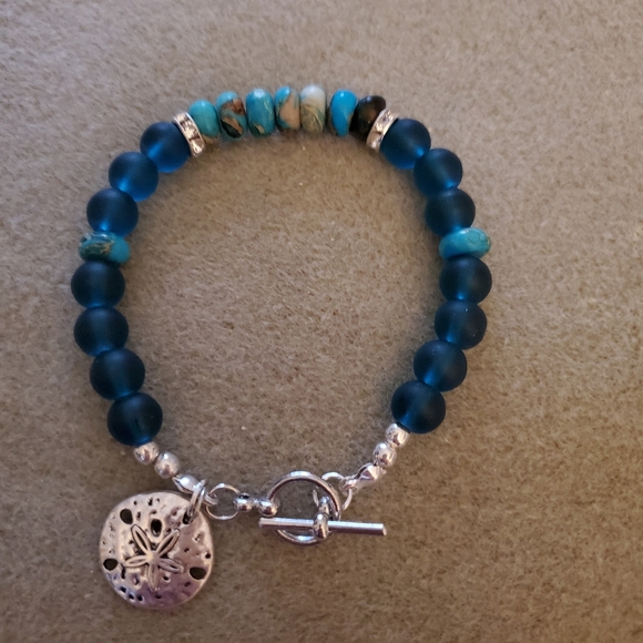 Handcrafted beaded bracelet - Picture 2 of 4